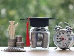 Manajemen Keuangan Bagi Pelajar Agar Bisa Menabung Sambil Tetap Memenuhi Semua Kebutuhan Harian