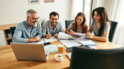 Strategi Mengatur Anggaran Liburan Keluarga Agar Tetap Hemat Namun Tetap Menyenangkan